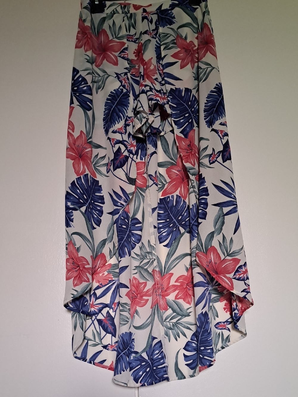 Timing White High-Low Skirt with Pink Floral & Navy Leaves